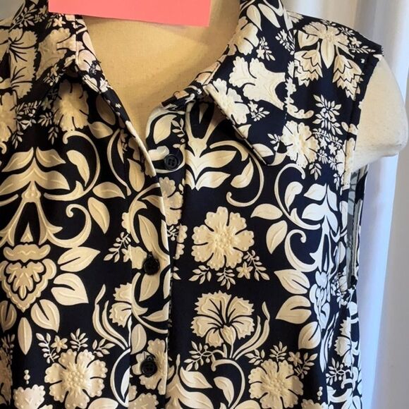 NWOT BY TACERA sleeveless dress with front buttons raised design throughout - Picture 5 of 14